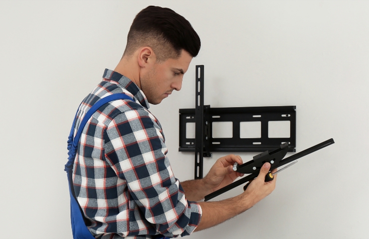Posso fixar quadros, armários e TVs na parede construída em steel frame? Posso fixar quadros, armários e TVs na parede construída em steel frame?
